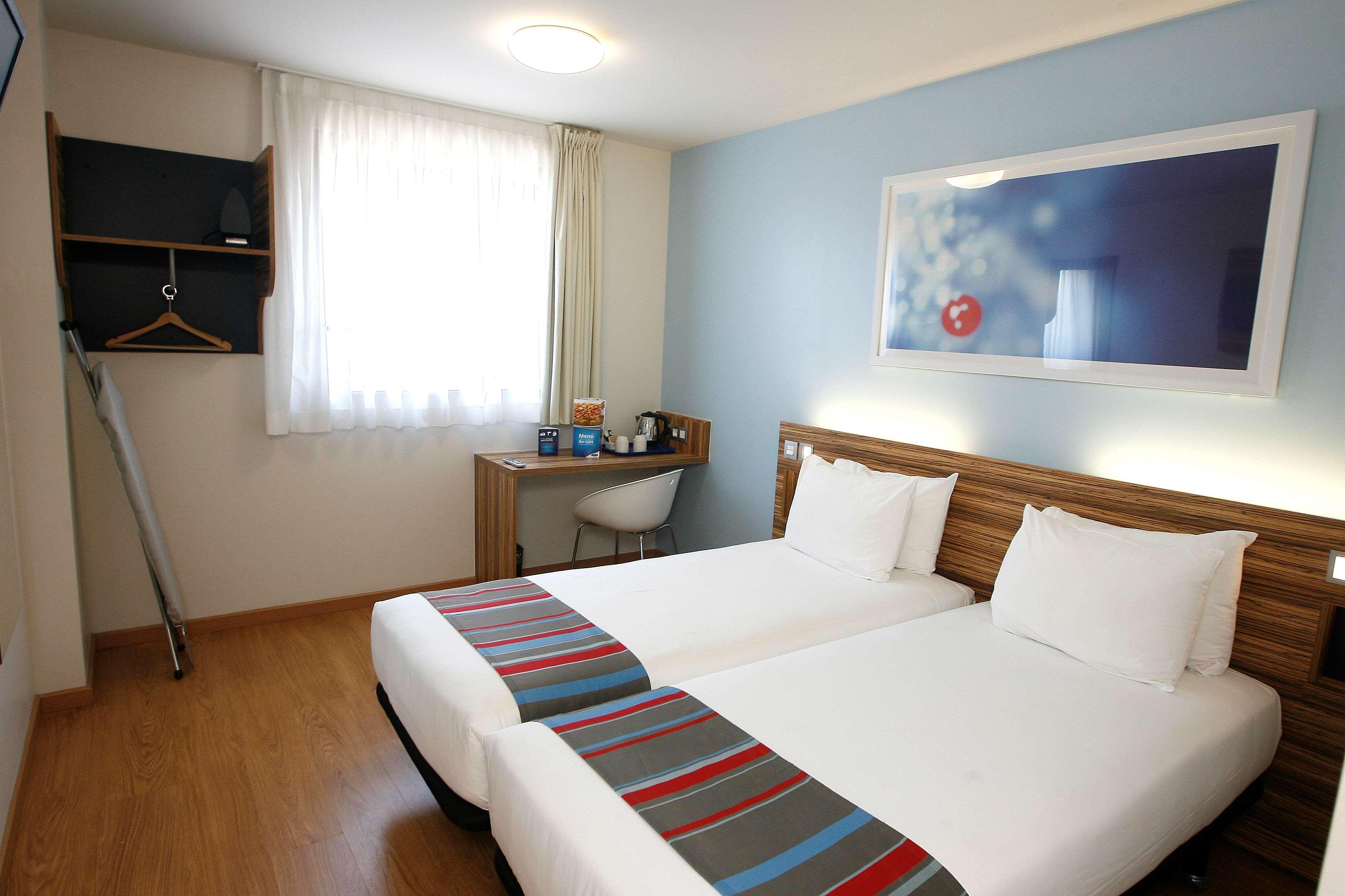 Travelodge Barcelona Poblenou Exterior photo